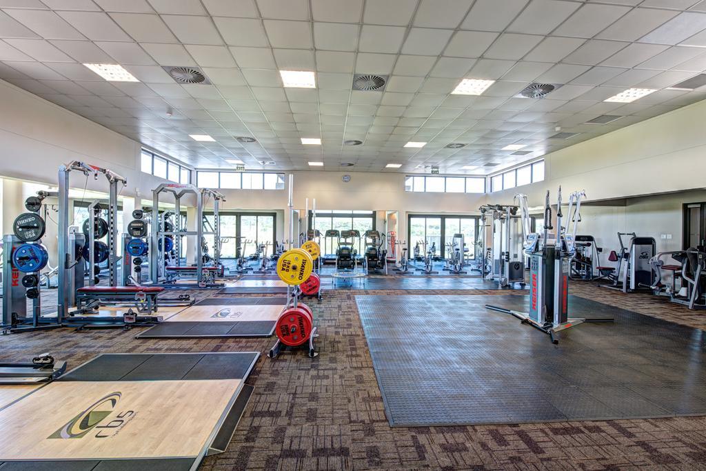 Royal Marang Hotel Phokeng Esterno foto The gym at the National Institute of Sporting Performance